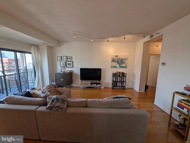 Photo - 1600 N Oak St Unit 1828