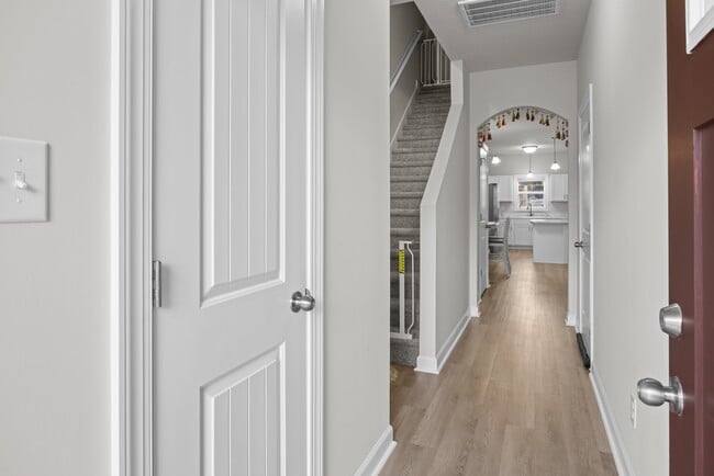 Photo - 243 Shallowbag Bay Ln