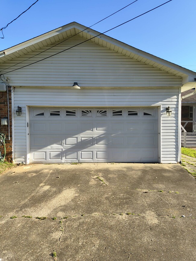 Photo - 1202 Rickwood Rd