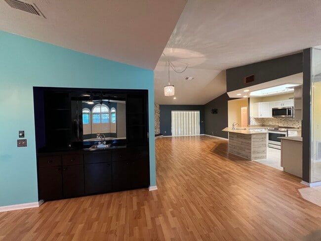 Photo - 1925 SE Cheltenham St