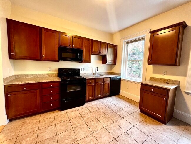 Photo - 102 Trowbridge St Unit 3L