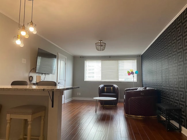 Photo - 215 Piedmont Ave NE