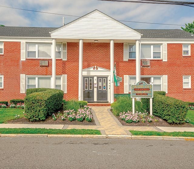 Country Club Apartments