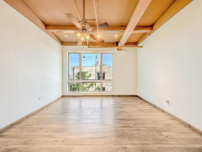 Photo - 3554 Sepviva St Unidad 2