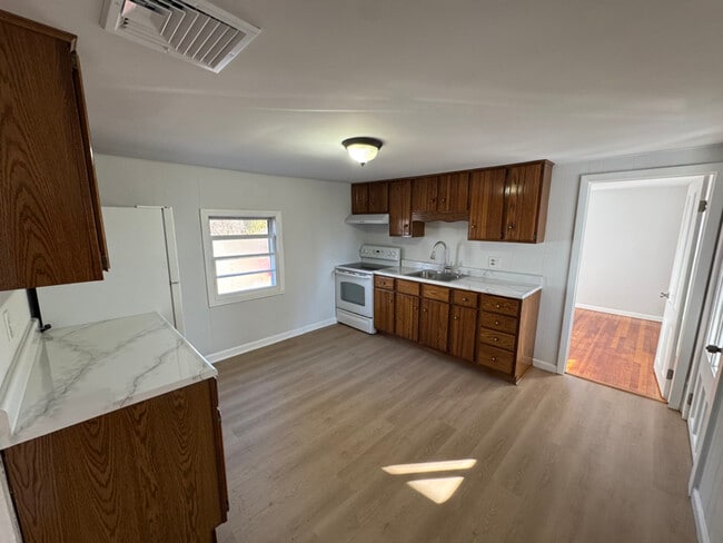 Photo - 223 N Main St Unidad 2