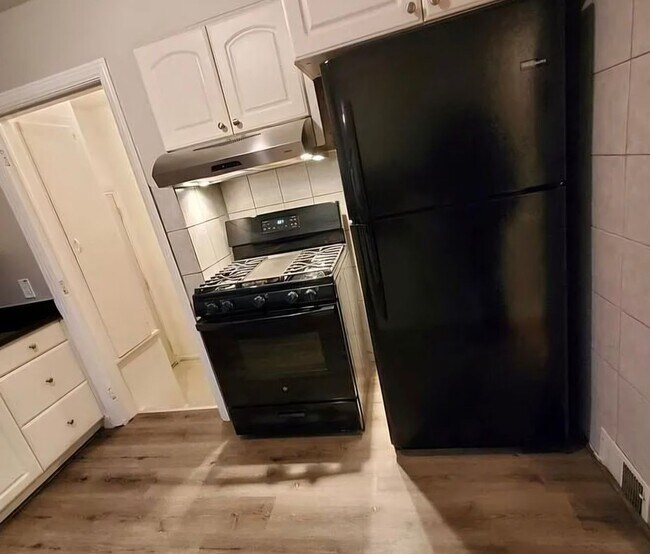 Photo - Welcome Home!!!  Oak Park 3 bedroom brick ranch