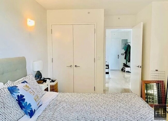 Photo - 21 STREET Unit 6B