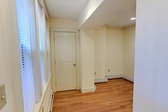 Photo - 196 Commonwealth Ave Unidad B Rental