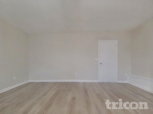 Photo - 6972 Foxmoor Way