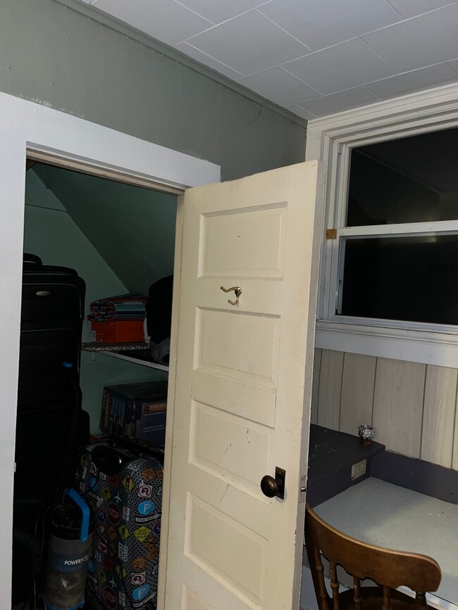 Photo - 2 Ford Unit A