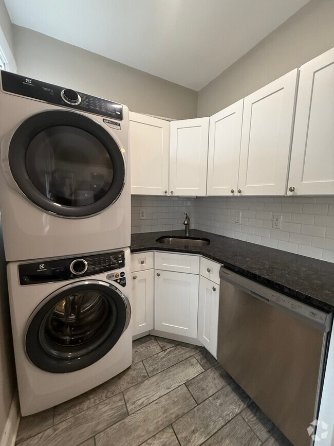 Building Photo - 433 Abington Ave Rental