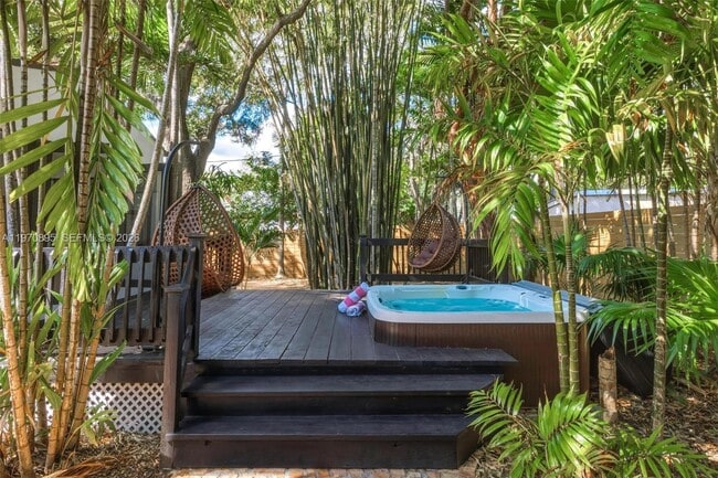 Photo - 751 NE 80th St