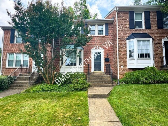 Building Photo - 566 Windover Ave NW