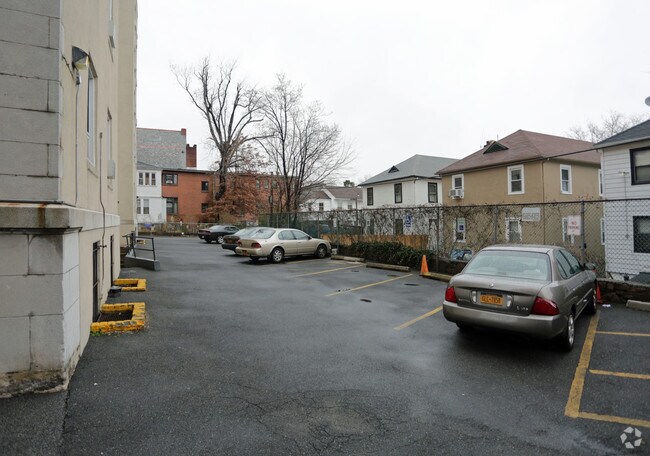 Photo - Kings Court Apartments
