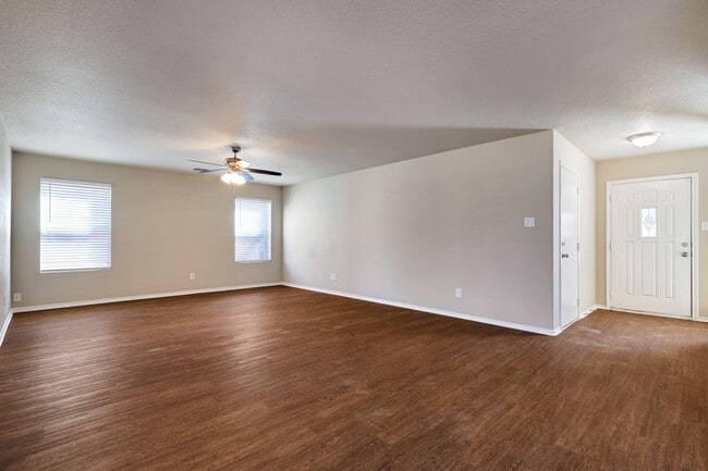 Photo - Move-In Ready Home with New Flooring and A...