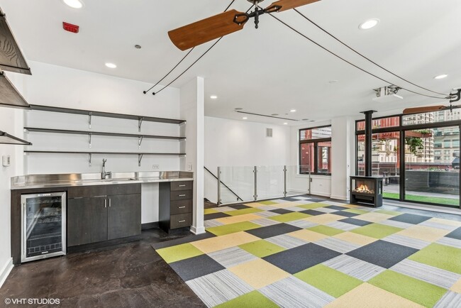 Photo - 33 W Huron St Unidad 810