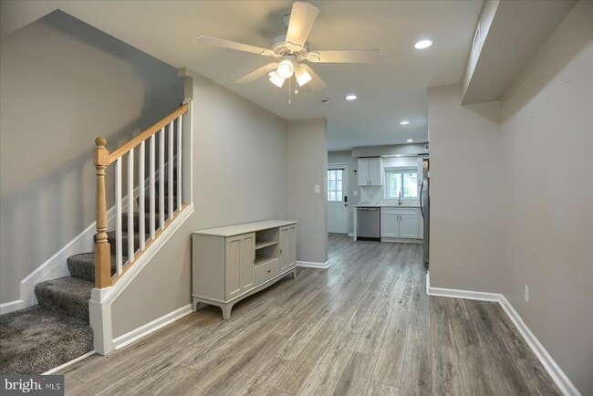 Photo - 1207 Anglesea St
