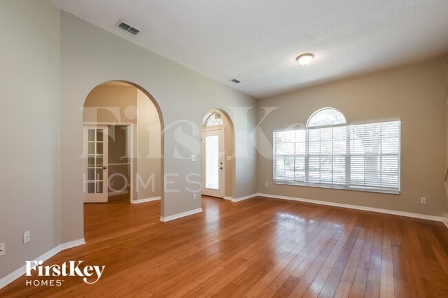 3010 Linmont Ln