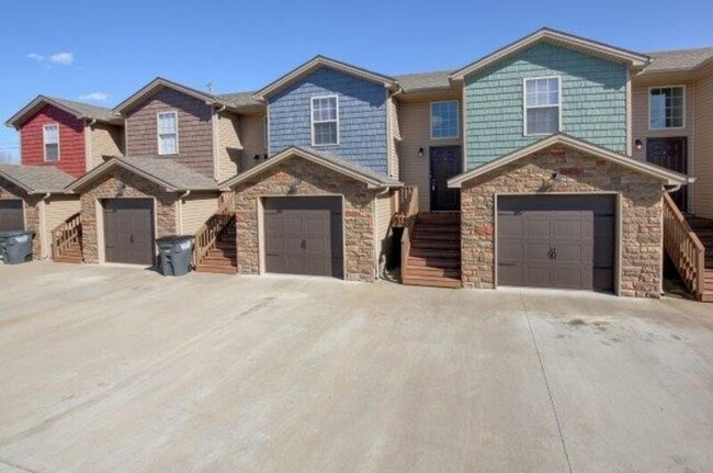 Building Photo - 1716 Thistlewood Dr
