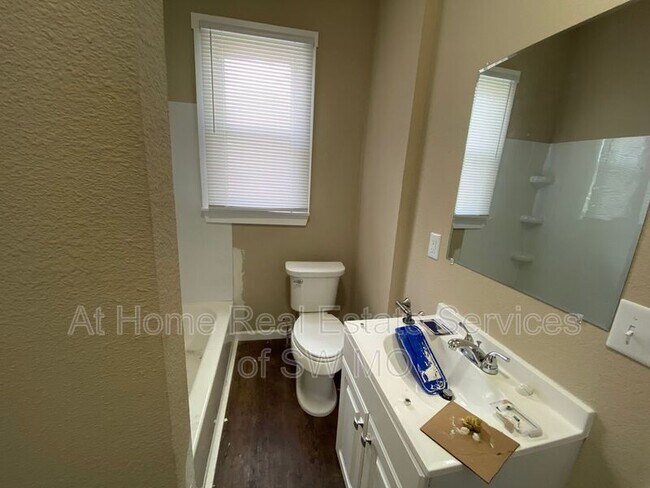 Photo - 428 W Lombard St