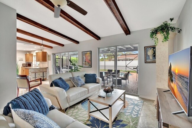 577 SW 24th Ave