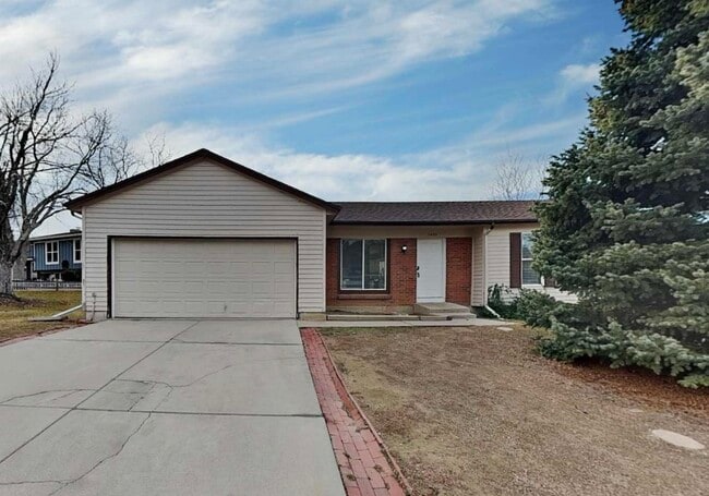 Building Photo - 1425 S Olathe Way