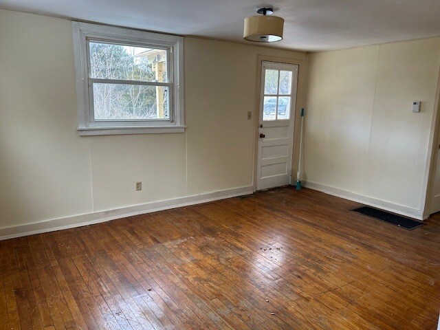 Photo - 1401 Slaterville Rd