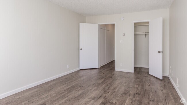 1BR, 1BA - 800-830 SF