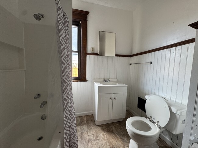 Photo - 124 Fayette St