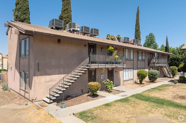 Building Photo - The Arbors Rental