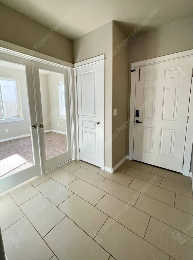 Photo - Rare 5 BR home in Southwest Redmond