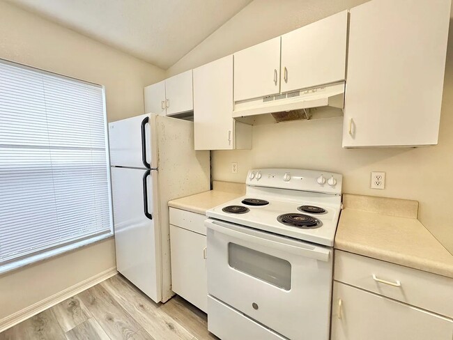Photo - 3228 Courtney Dr