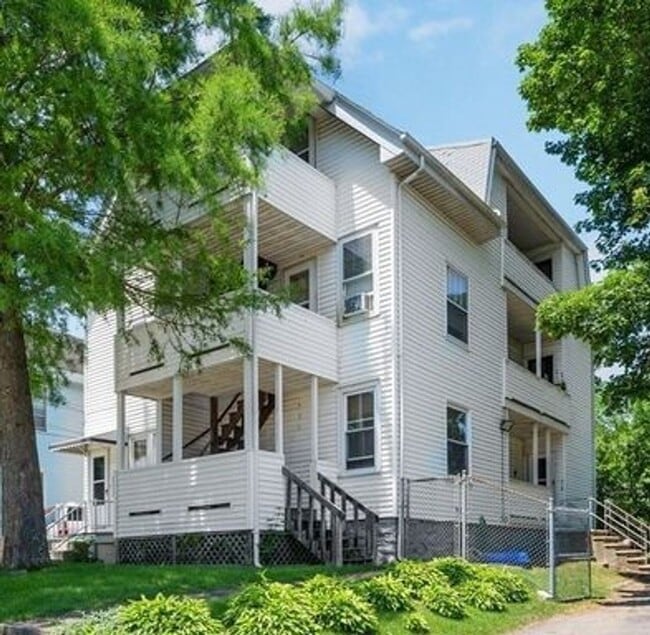 Building Photo - 572 Gaskill St Unit #2 Rental