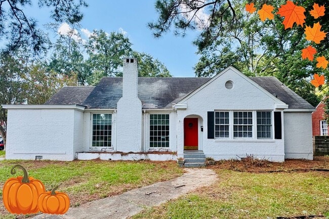 Building Photo - Charming 5-Bedroom Home with In-Law Suite ...