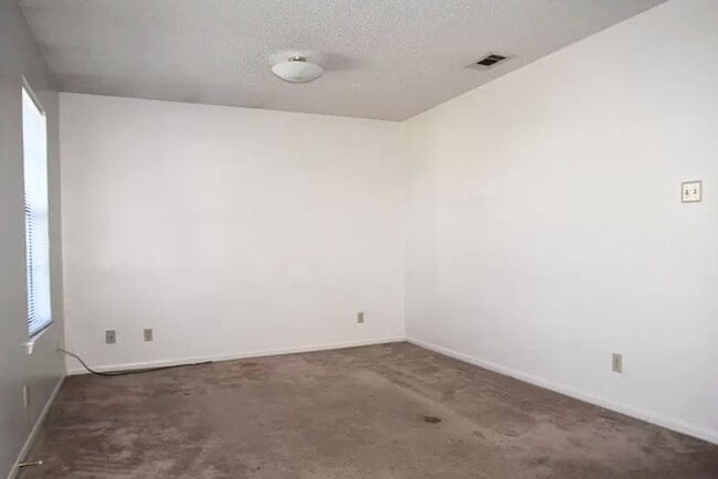 Photo - 3106 Courtney Ln Unidad # A