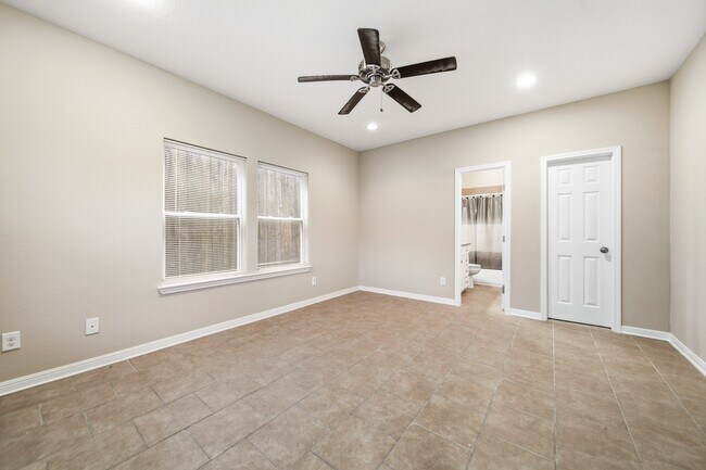 Photo - 5303 Avenue J