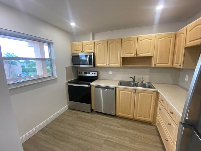 Photo - 6850 Royal Palm Blvd Unit 305g