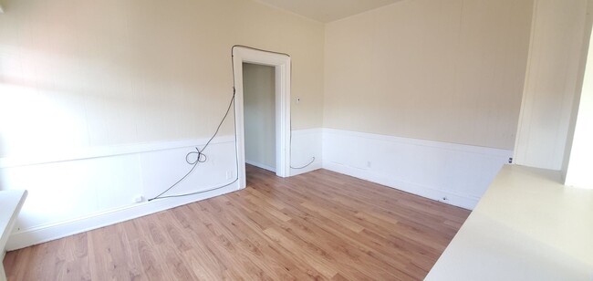 Photo - 404 S Webster Ave Unit Apt. 202
