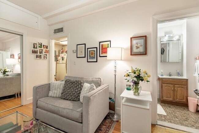 366 Commonwealth Ave Unit 27