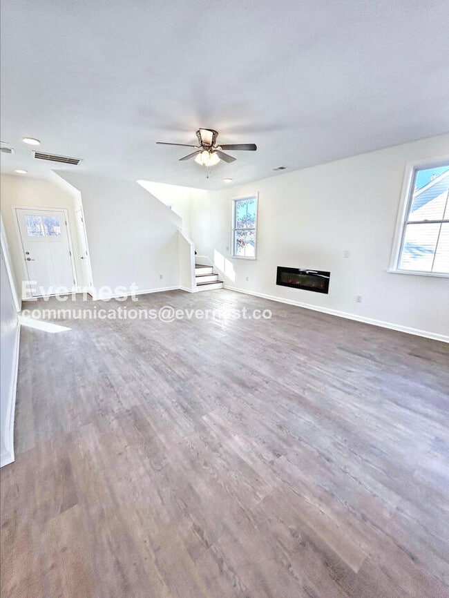 Photo - 1372 Robins Nest Drive