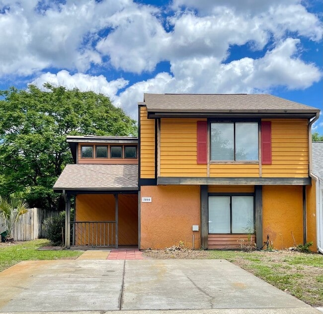 Building Photo - 7800 Fernbrook Way