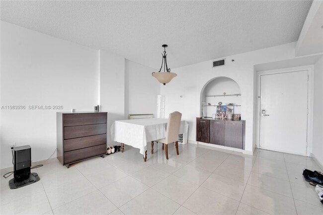 Photo - 919 Hillcrest Dr Unit 704