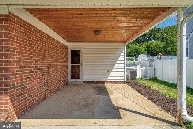 Photo - 304 Patrick St SW