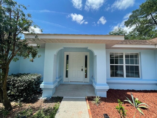 Photo - 3 Bedroom 2 bath 2 Car Garage situated on a large Corner Lot in SW Ocala