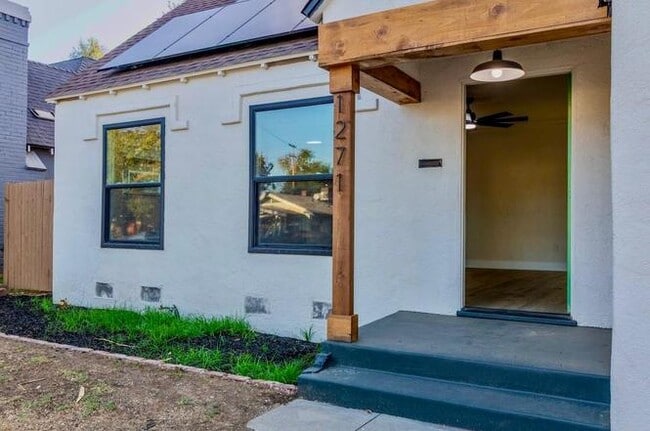 Photo - 1271 N Roosevelt Ave