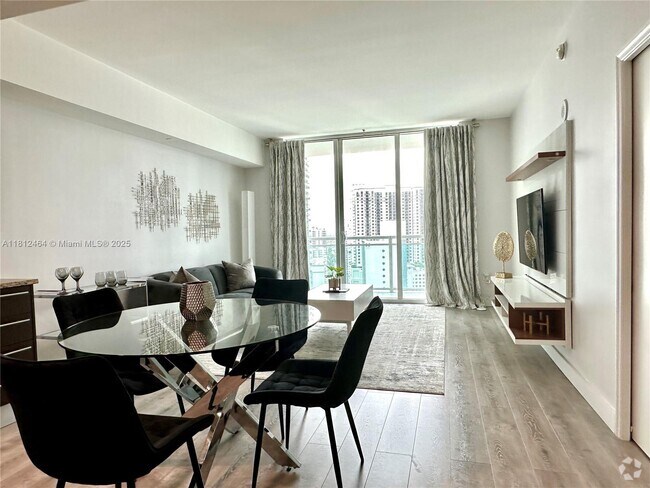 Building Photo - 951 Brickell Ave Unit 2409 Rental