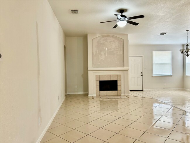 Photo - 1918 Riane Ln