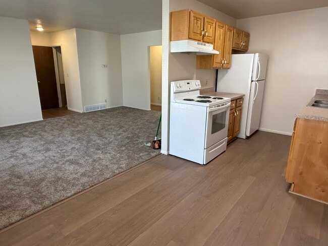 Building Photo - 3943 S 700 W Unit Apt 1