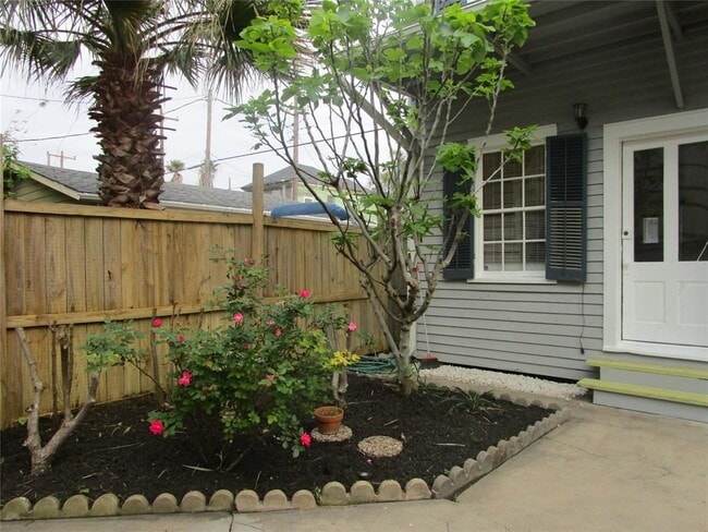 Building Photo - 1216 Post Office Rear St