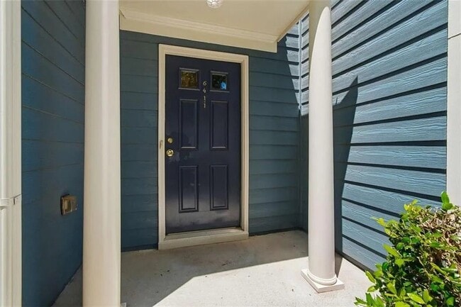 Photo - 6411 Silvertide Way